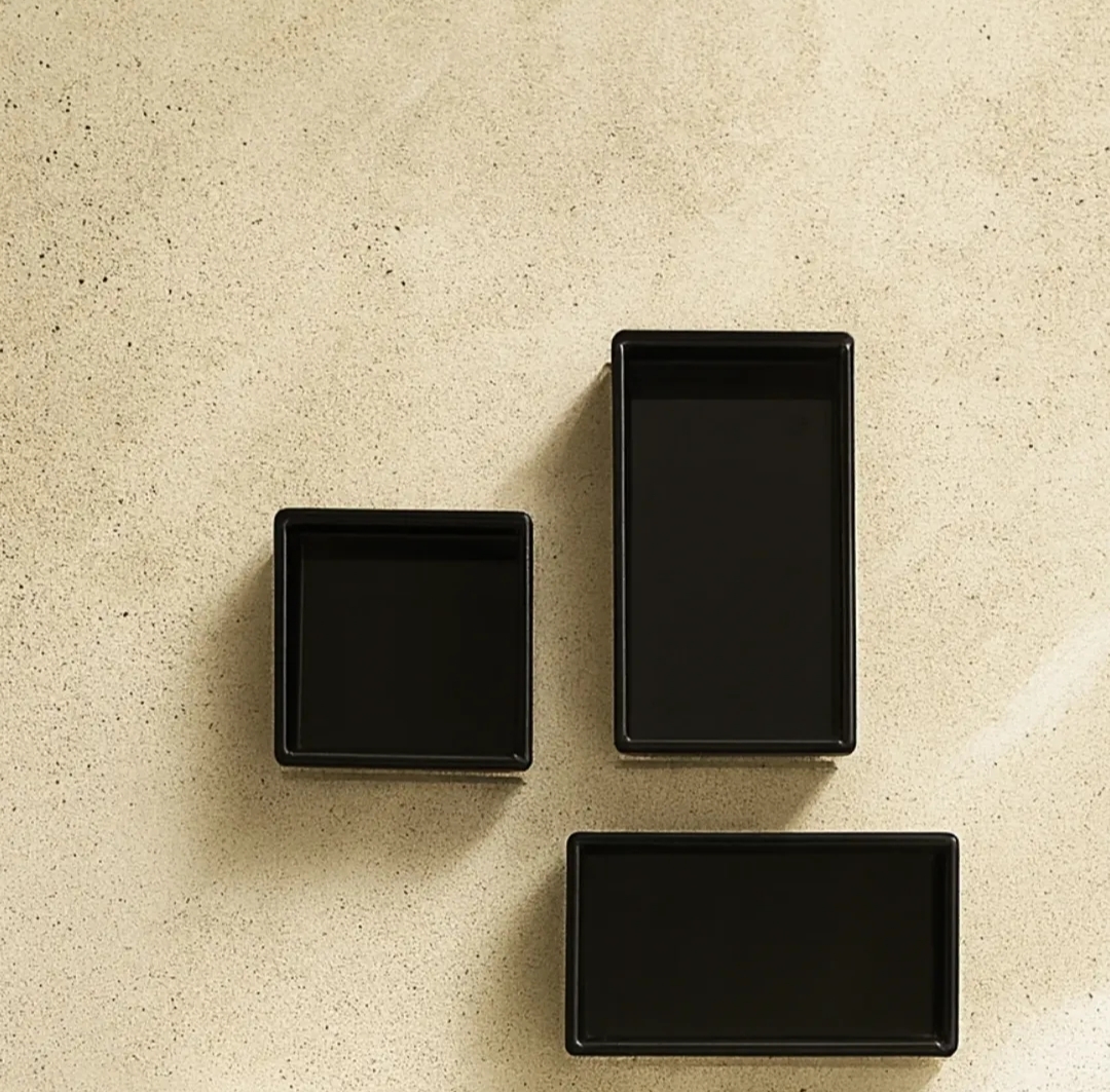 Core, Lacquered black, Ivory, Shadow